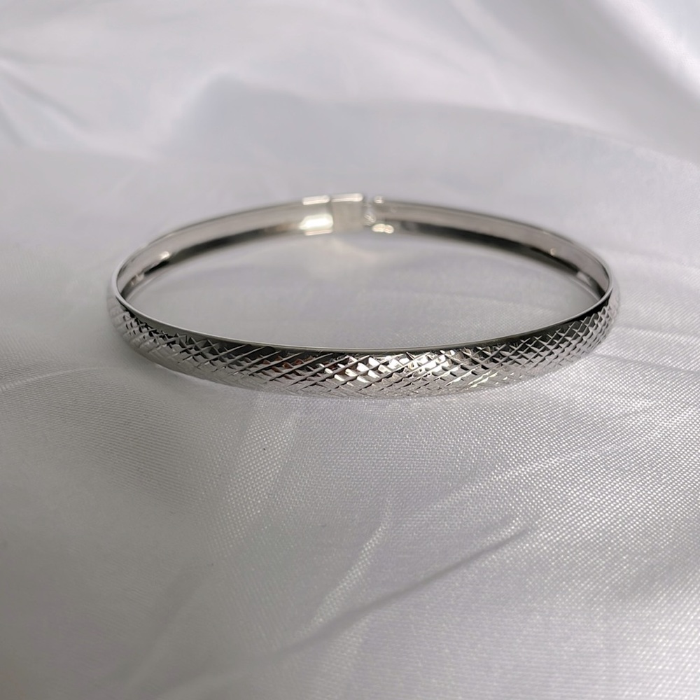 HOB 10k Flexible Bangle Bracelet